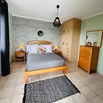 Vila Aniley Ratzaklíon